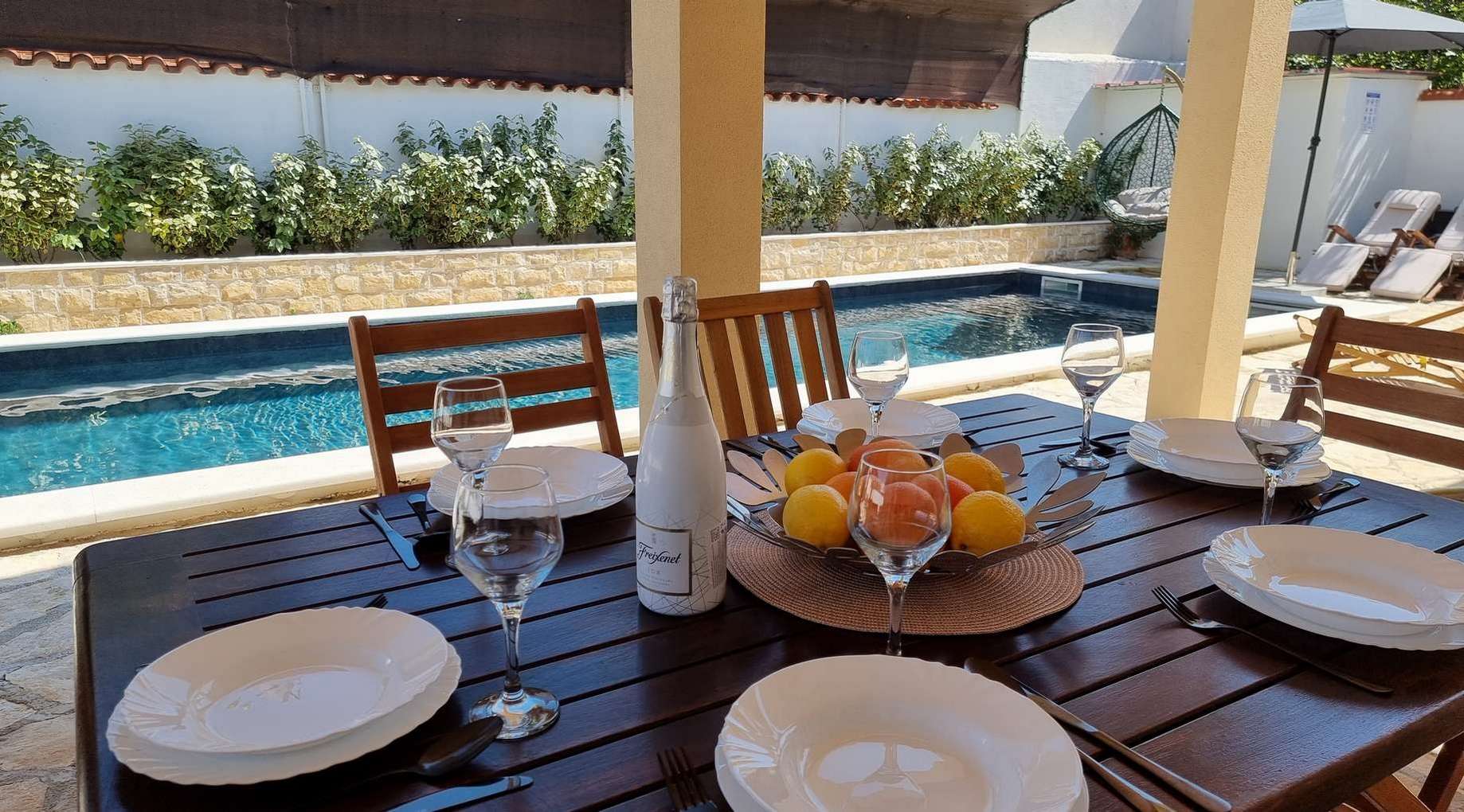 Breakfast by the swimming pool